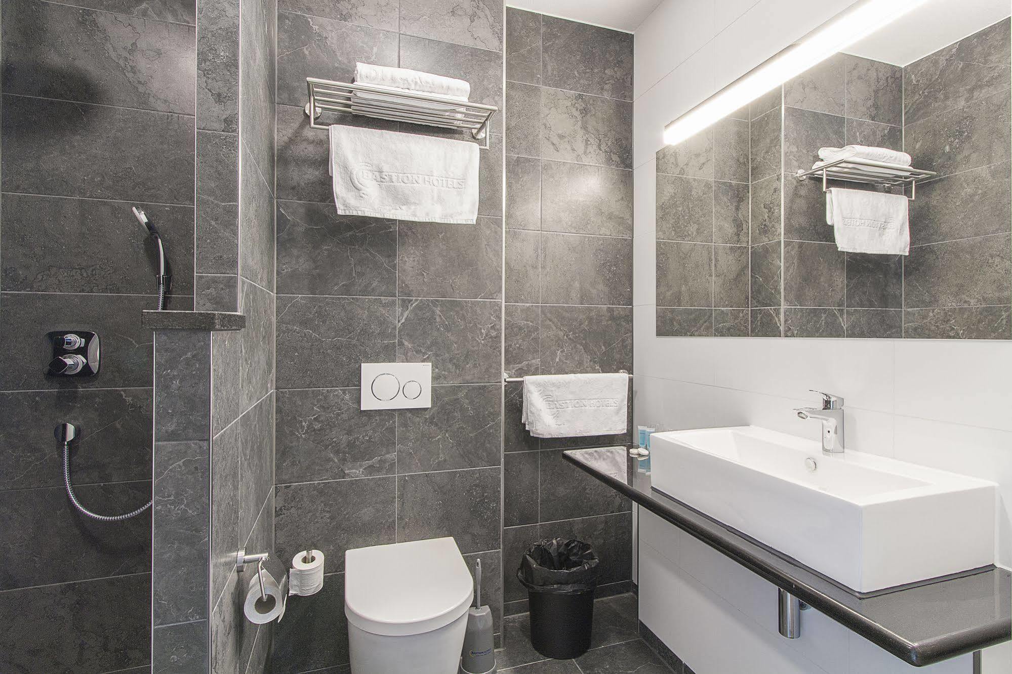 Bastion Hotel Eindhoven Waalre Екстериор снимка