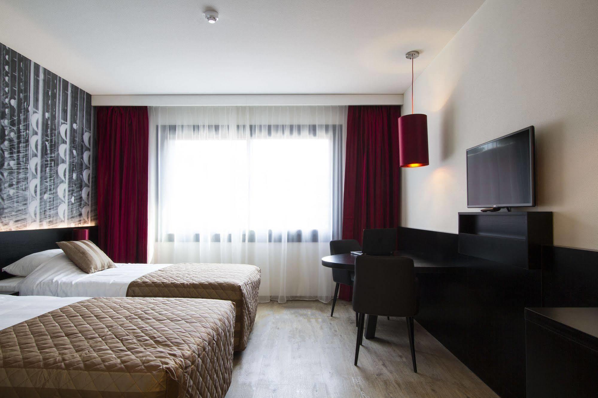 Bastion Hotel Eindhoven Waalre Екстериор снимка