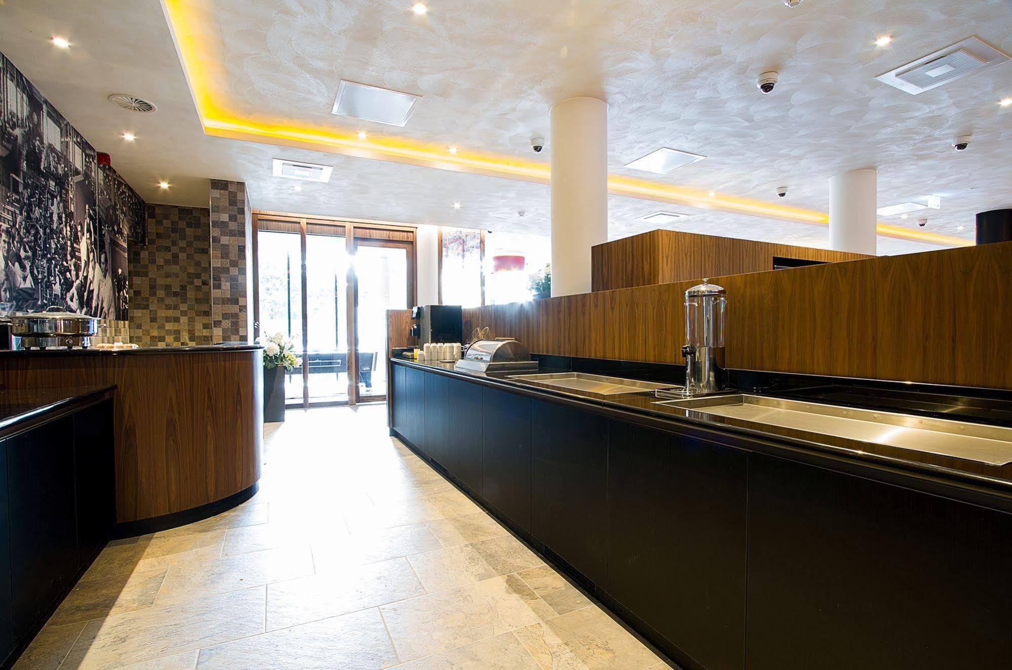 Bastion Hotel Eindhoven Waalre Екстериор снимка