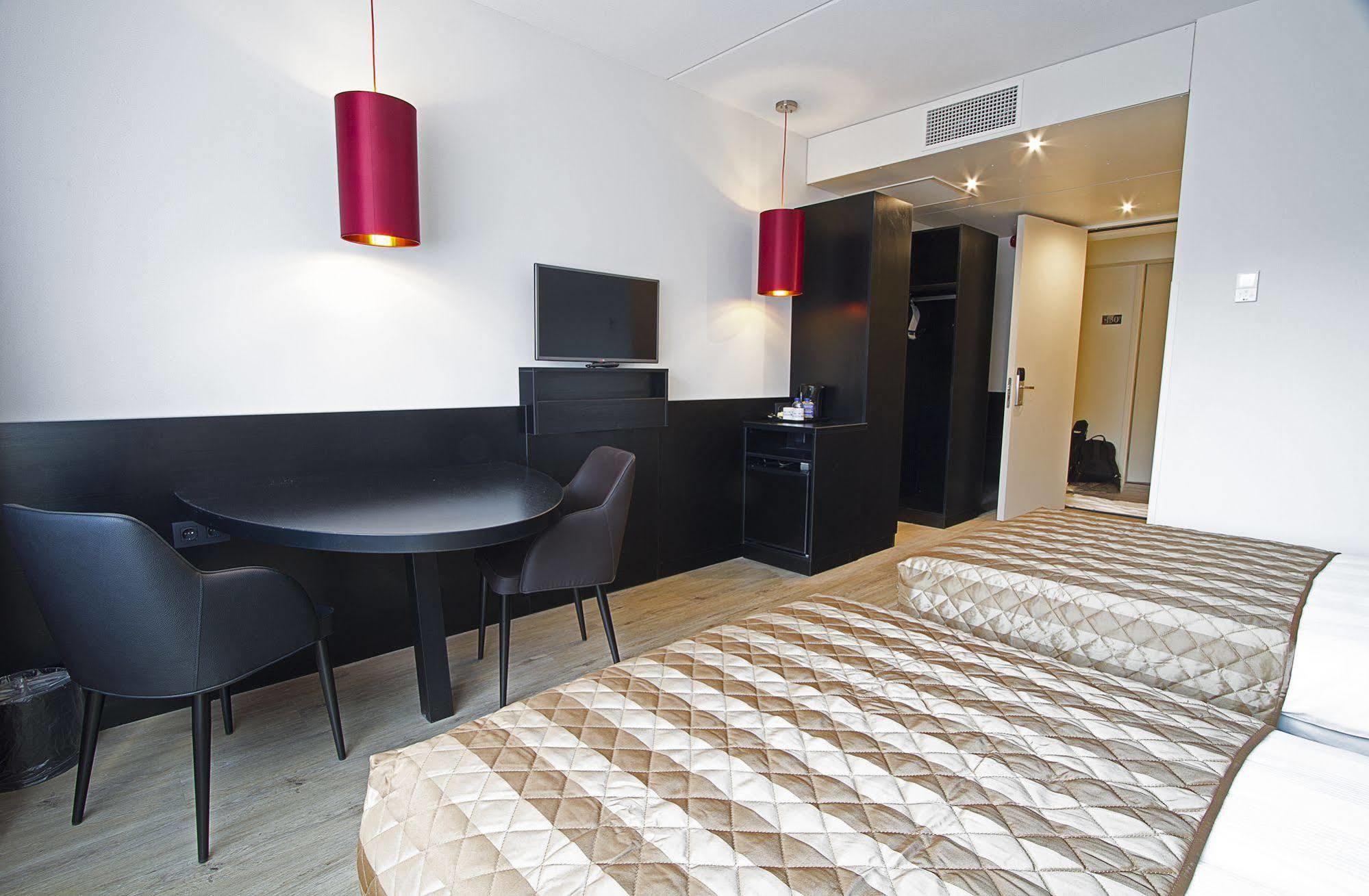 Bastion Hotel Eindhoven Waalre Екстериор снимка