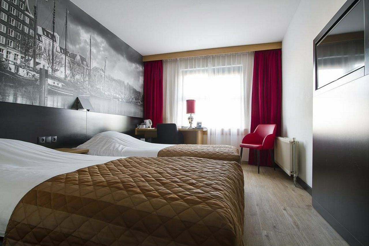 Bastion Hotel Eindhoven Waalre Екстериор снимка